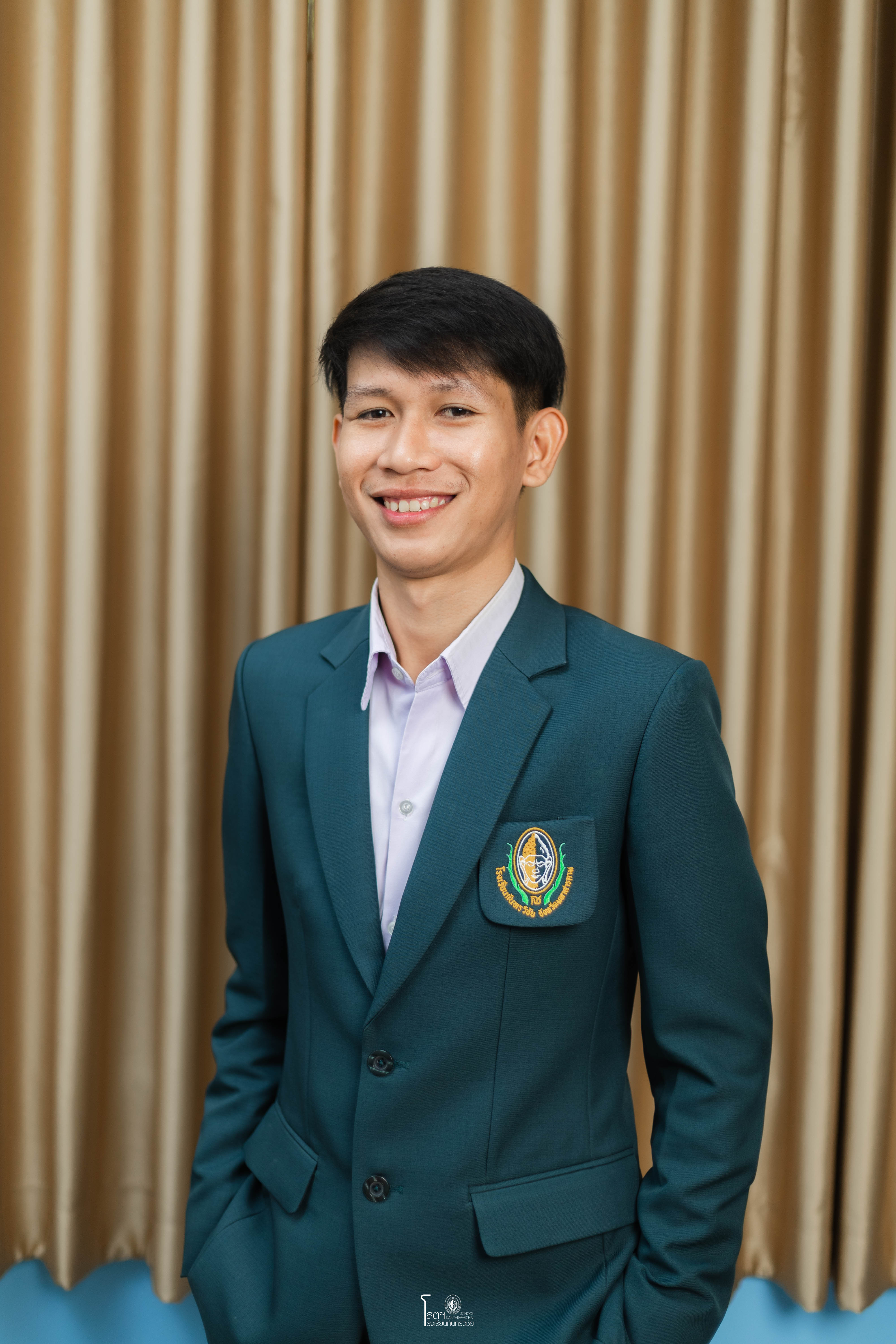 นายวันดนัย  ดีไธสง 