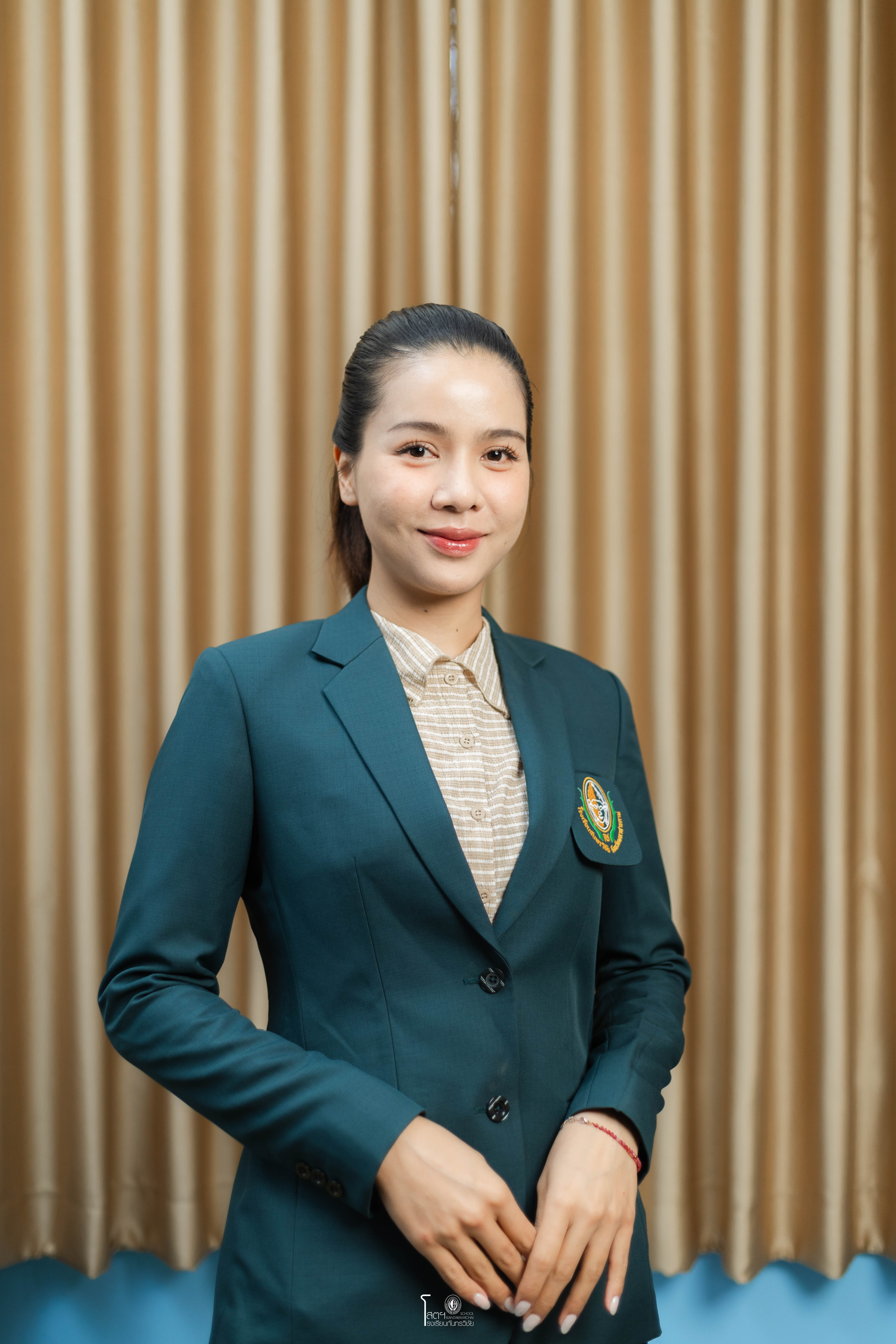 นางสาวไผ่ศจี  เนื่องพระแก้ว