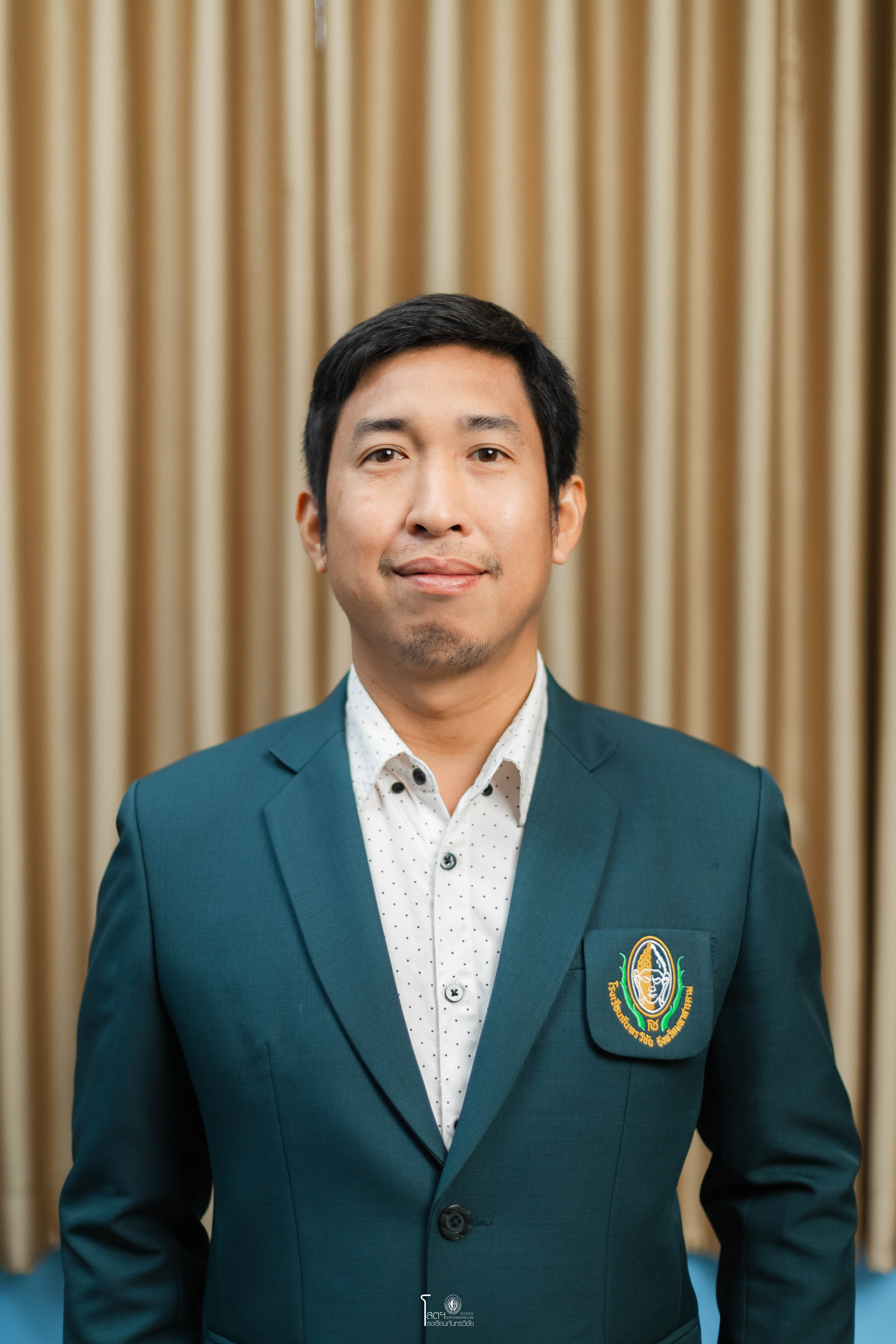 นายธีรวุธ  วณิชาติ